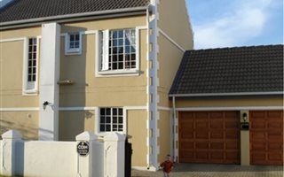 3 Bedroom Duplex in Rietvalleirand