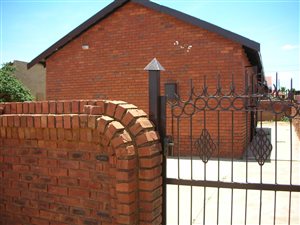 2 Bed House in Soshanguve