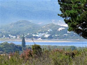 855 m² Land available in Plettenberg Bay