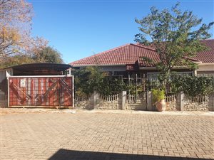 3 Bed Townhouse in Meiringspark