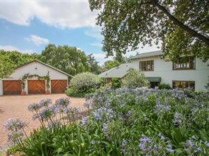 5 Bed House in Beaulieu