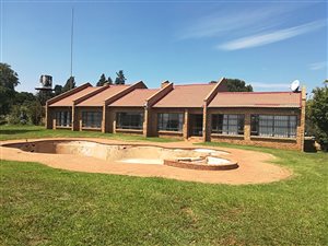 2.5 ha Farm in Hartzenbergfontein