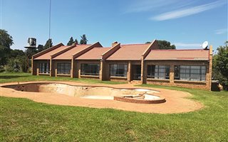 2.5 ha Farm in Hartzenbergfontein