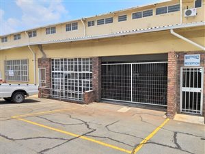 335 m² Industrial space in Industria North