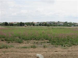 904 m² Land available in Six Fountains Estate