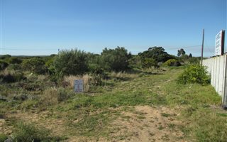 2100 m² Land available in Mossel Bay Central