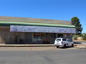 800 m² Commercial space in West End