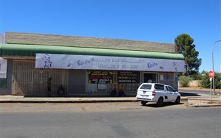 800 m² Commercial space in West End