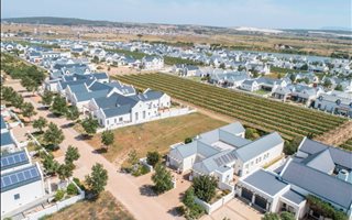 780 m² Land available in Croydon Vineyard Estate
