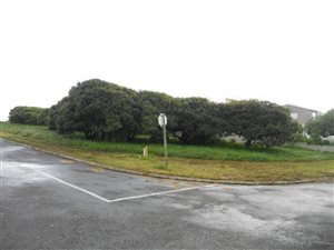 825 m² Land available in Van Dyks Bay