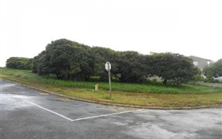 825 m² Land available in Van Dyks Bay