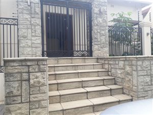 240 m² Commercial space in Parkhurst