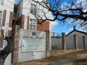2 Bed Apartment in West Hill