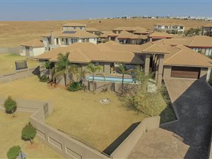 4 Bed House in Bankenveld