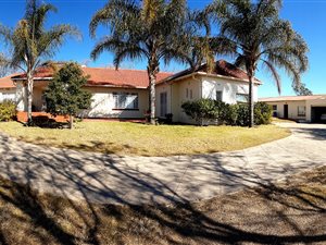 2.2 ha Farm in Lanseria and surrounds