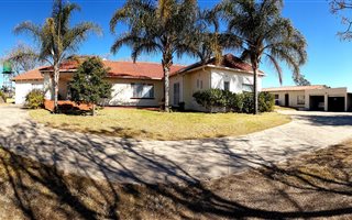 2.2 ha Farm in Lanseria and surrounds