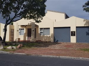 4 Bed House in Primrose Park
