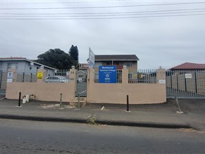 150 m² Commercial space in Montclair