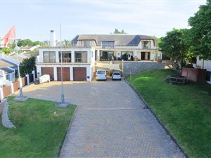 6 Bed House in St Francis Bay