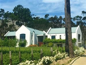 5 Bed House in High Riding Country Estate