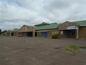 3817 m² Retail Space in Kloof