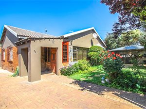 4 Bed House in Roodepoort North