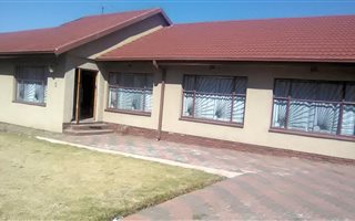 4 Bedroom House in Bonanne