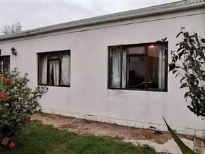 3 Bed House in Hopefield