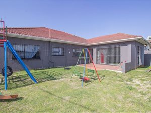 5 Bed House in Springbok Park