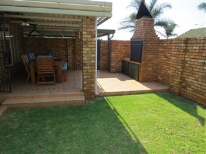 2 Bed Townhouse in Wierda Glen