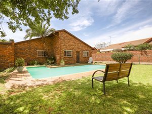 2 Bed Simplex in Woodmead
