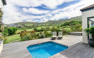 4 Bedroom House in Pezula Golf Estate