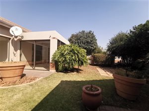 2 Bed House in Hazeldean (Silverlakes Surroundings)