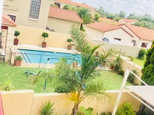 4 Bed Townhouse in Kyalami Ridge