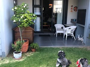 2 Bed Apartment in Somerset West Central
