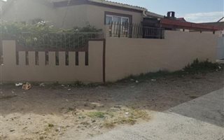 3 Bedroom House in New Woodlands