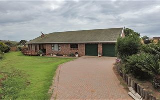 3 Bedroom House in Kaysers Beach