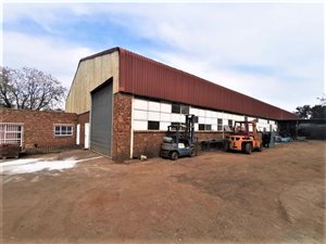 1200 m² Industrial space in Rosslyn