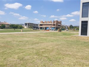 685 m² Land available in Silver Lakes