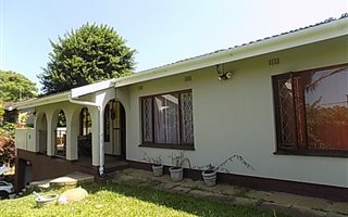 4 Bedroom House in Astra Park