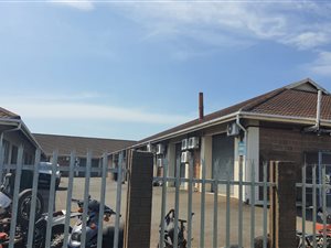 71 m² Commercial space in Alton