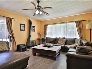 5 Bed House in Rembrandt Park