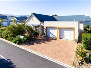 3 Bed House in Schonenberg Estate