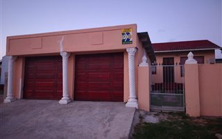 2 Bedroom House in Kwadwesi