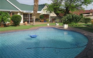 3 Bedroom House in Elma Park