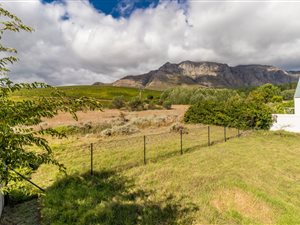 498 m² Land available in Paradyskloof