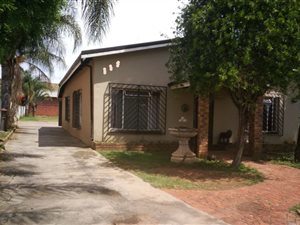 3 Bed House in Hermanstad