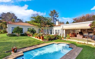 4 Bedroom House in Bryanston East