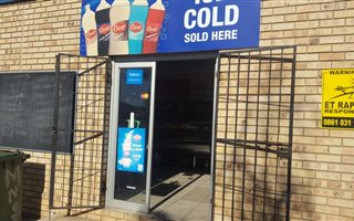 90 m² Commercial space in Amanzimtoti