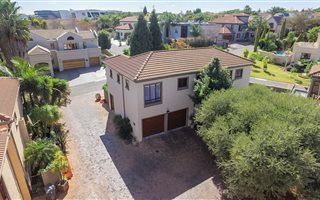 4 Bedroom Townhouse in Centurion Golf Estate